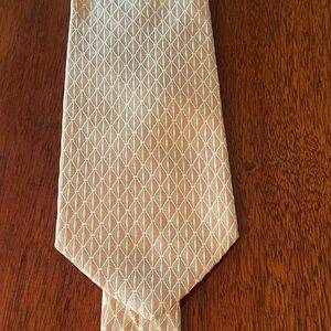 Hugo Boss Gold Geometric Men's Tie